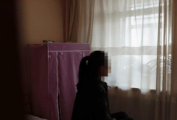 吃下面视频,跟随视频探寻传统佳肴的制作奥秘